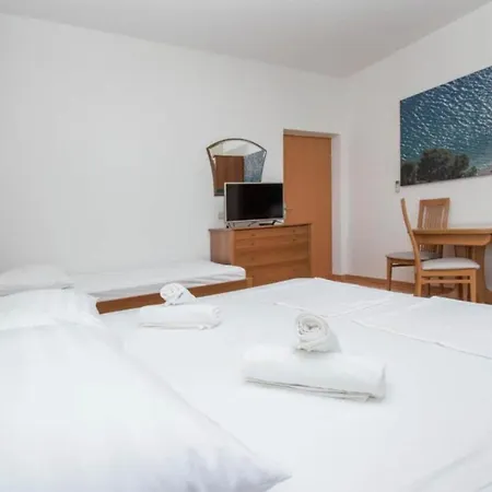 Antonio - With Balcony 2 *